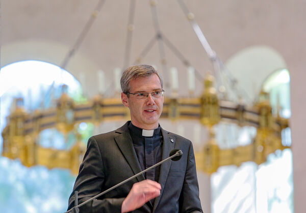 Dr. Heiner Wilmer SCJ wird am 1. September zum Bischof geweiht und in sein Amt eingeführt.