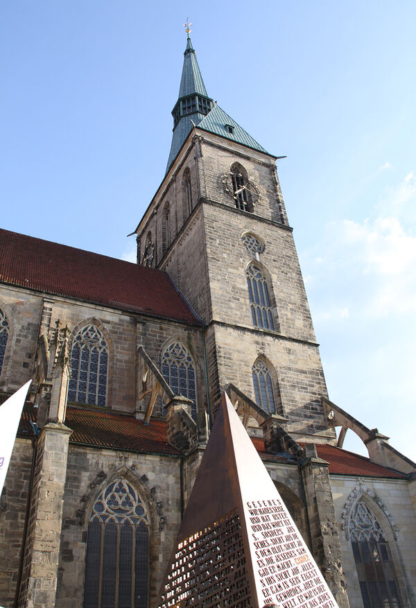 In der Kirche St. Andreas gibt es am Samstag ab 17 Uhr die Möglichkeit, per Live-Übertragung aus St. Michaelis den zentralen ökumenischen Buß- und Versöhnungsgottesdienst der Deutschen Bischofskonferenz (DBK) und der Evangelischen Kirche in Deutschland (EKD) mitzufeiern.