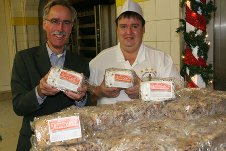Erlös des XXL-Weihnachtsstollen zugunsten der Domsanierung