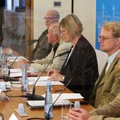 Pressekonferenz zur Vorstellung des Aufarbeitungsberichtes "Wissen teilen".