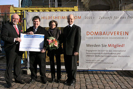Scheckübergabe Hildesheimer Domstollen, 17.01.2011