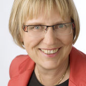 Dr. Petra Meschede Dr. Petra Meschede Portrait