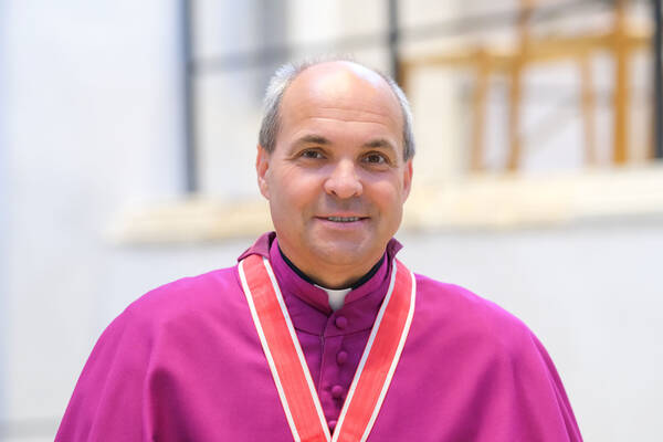 Vesper im Hildesheimer Mariendom. Einführung von Domkapitular Marcus Scheiermann und Verabschiedung von Domkapitular em. Wolfgang Voges