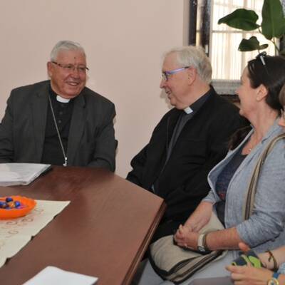 Bischof Norbert Trelle im Gespräch mit Erzbischof Jesús Juárez von Sucre.