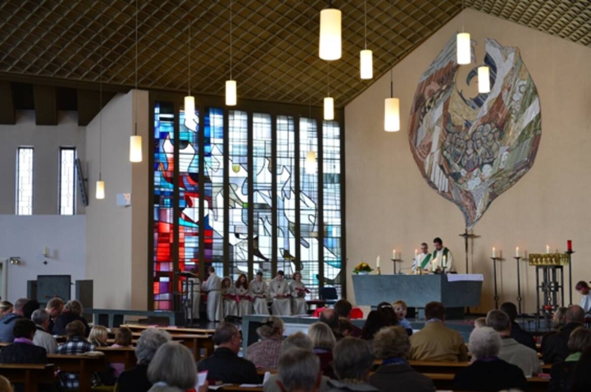 Gottesdienst in einer katholischen Kirche