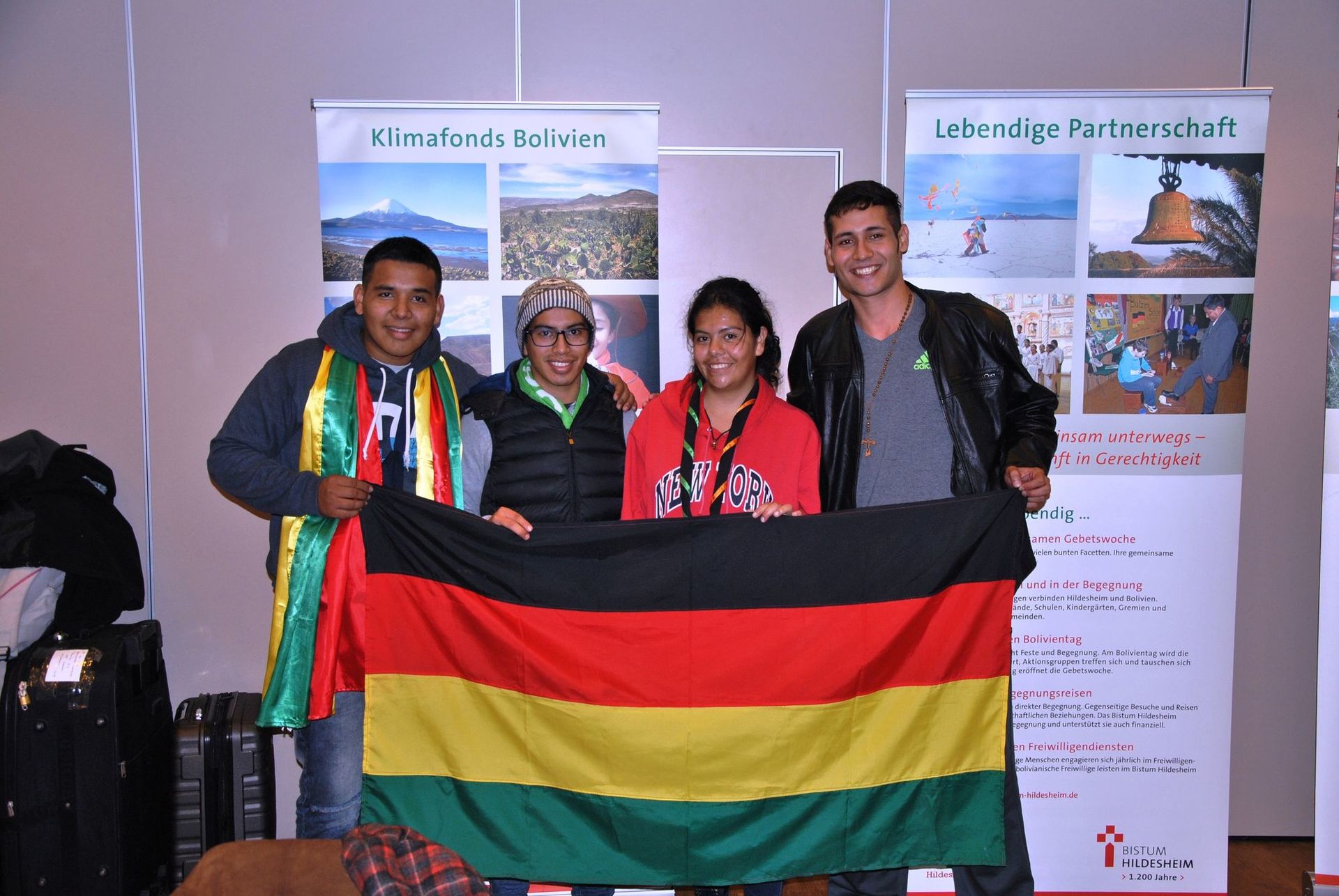 Gruppe von bolivianischen Incoming-Freiwilligen bei ihrer Ankunft in Hildesheim.