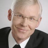 Weihbischof Dr. Nikolaus Schwerdtfeger Weihbischof Dr. Nikolaus Schwerdtfeger