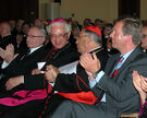 Der gestern verstorbene Theologe Johann Baptist Metz (links im Bild während der Feier zum 75. Geburtstag von Bischof Dr. Josef Homeyer im Jahr 2004) stand in vielfältigen Beziehungen zum Bistum Hildesheim.