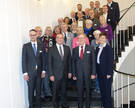 Minister Boris Pistorius (2.v.l.) mit Heiner J. Willen (2.v.r.) und weiteren Mitgliedern der Niedersächsischen Härtefallkommission. 