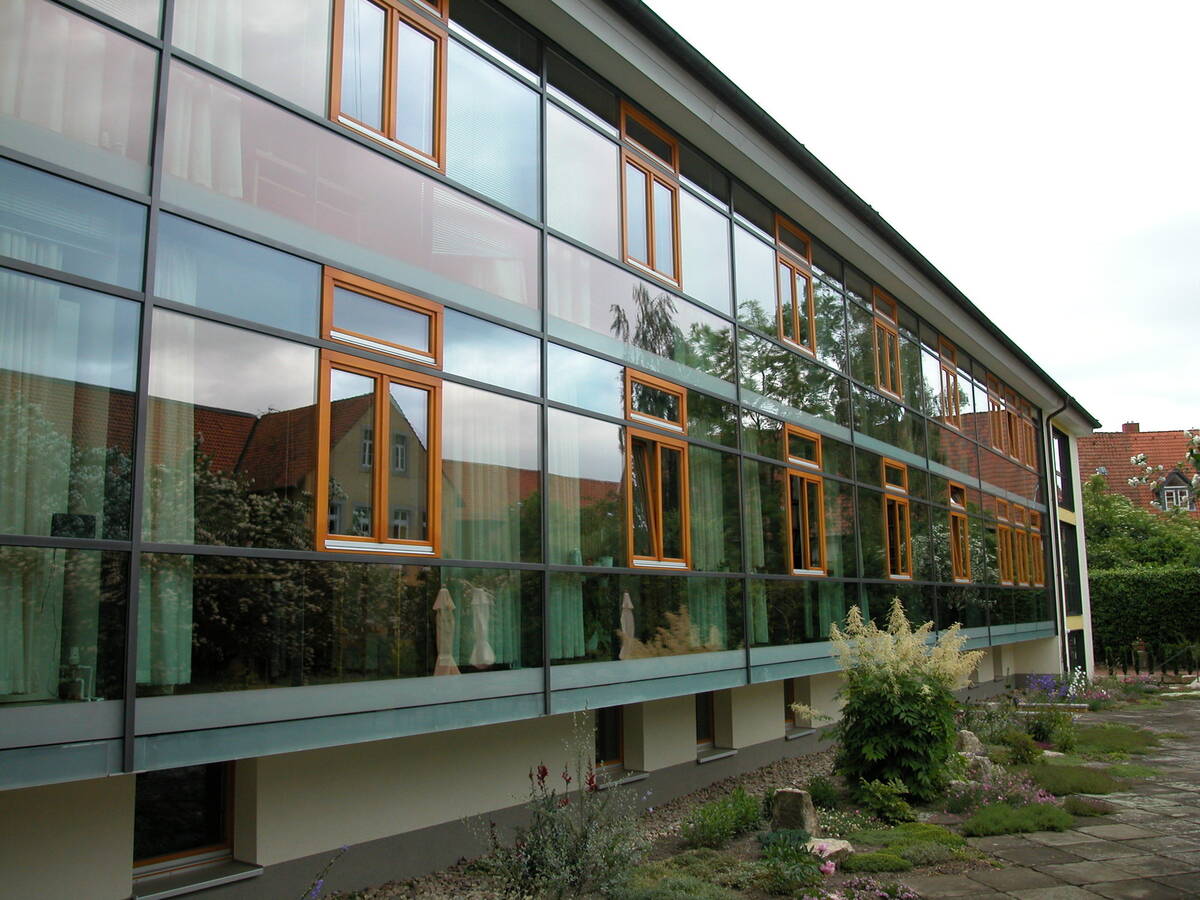 Glasfront am Haus des Priesterseminars