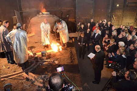 Guss der neuen Glocken für den Hildesheimer Dom in Karlsruhe, 16.11.2013
