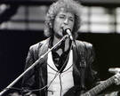 Bob Dylan als Christ ist das Thema eines öffentlichen Vortrags in der Dombibliothek Hildesheim. Das Archivbild zeigt den Sänger während eines Konzerts 1978 in Rotterdam.