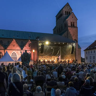 Dombauverein Domhofkonzert - mit der tfn_philharmonie und Chören