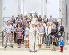 Bischof Norbert Trelle überreichte 37 Lehrkräften die Missio Canonica.