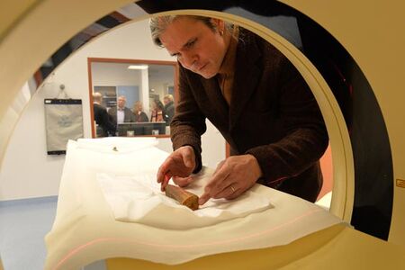 CT-Untersuchung Bischof Godehard im Bernward-Krankenhaus, 29.01.2014