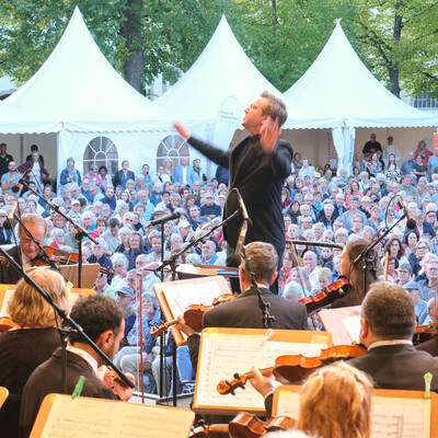 Dombauverein Domhofkonzert - mit der tfn_philharmonie und Chören