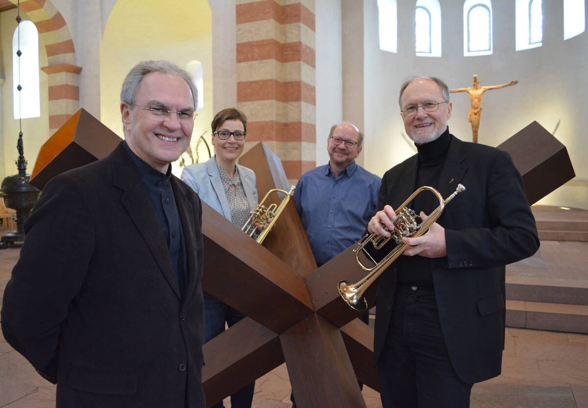 Der katholische Stadtdechant Wolfang Voges, die evangelische Landesposaunenpastorin Marianne Gorka, der katholische Dommusikdirektor Thomas Viezens aus dem Mariendom und der evangelische Kirchenmusikdirektor Helmut Langenbruch aus Sankt Michael gestalten den ökumenischen Gottesdienst am 18. März. 