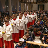 Rund 200 Messdienerinnen und Messdiener nahmen an der Chrisam-Messe im Dom teil.