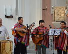 Mehrere Musikgruppen haben die Messe in der Basilika St. Clemens in Hannover musikalisch begleitet.