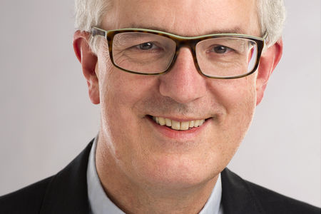 Dr. Christian Hennecke